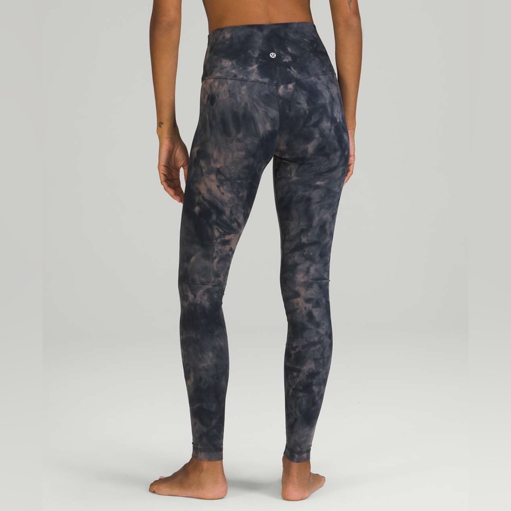 Lululemon Blue Tie Dye Leggings 
Size 6